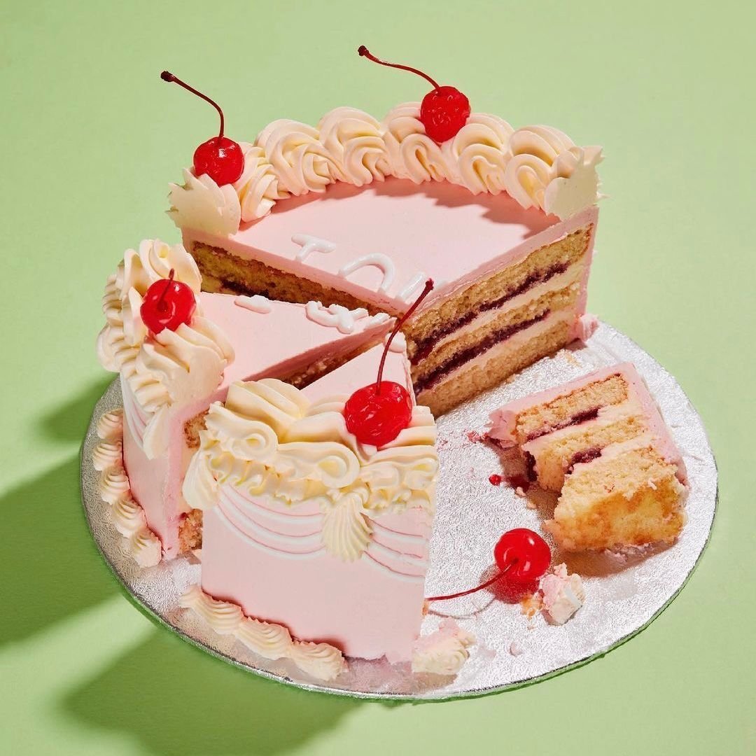 Vintage Raspberry Cake